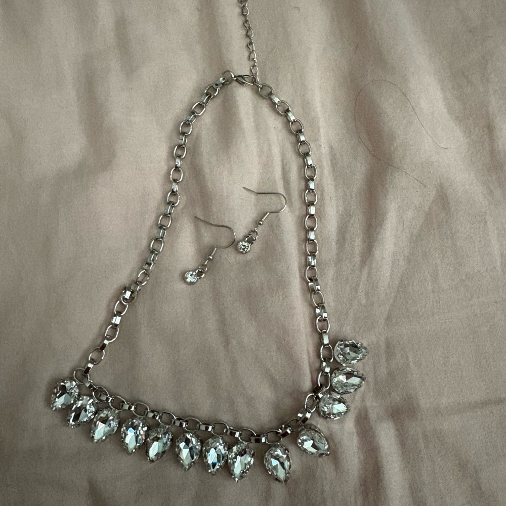 Elegant Silver Necklace and Earring Set